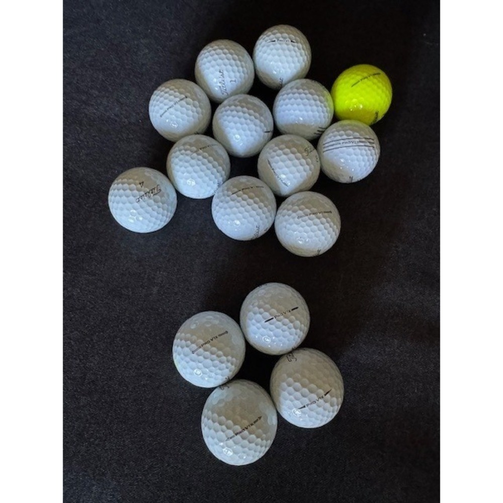 Titleist Pro V1 and Pro V1x Golf Balls Lot of 17 White and Yellow Mixed Balls